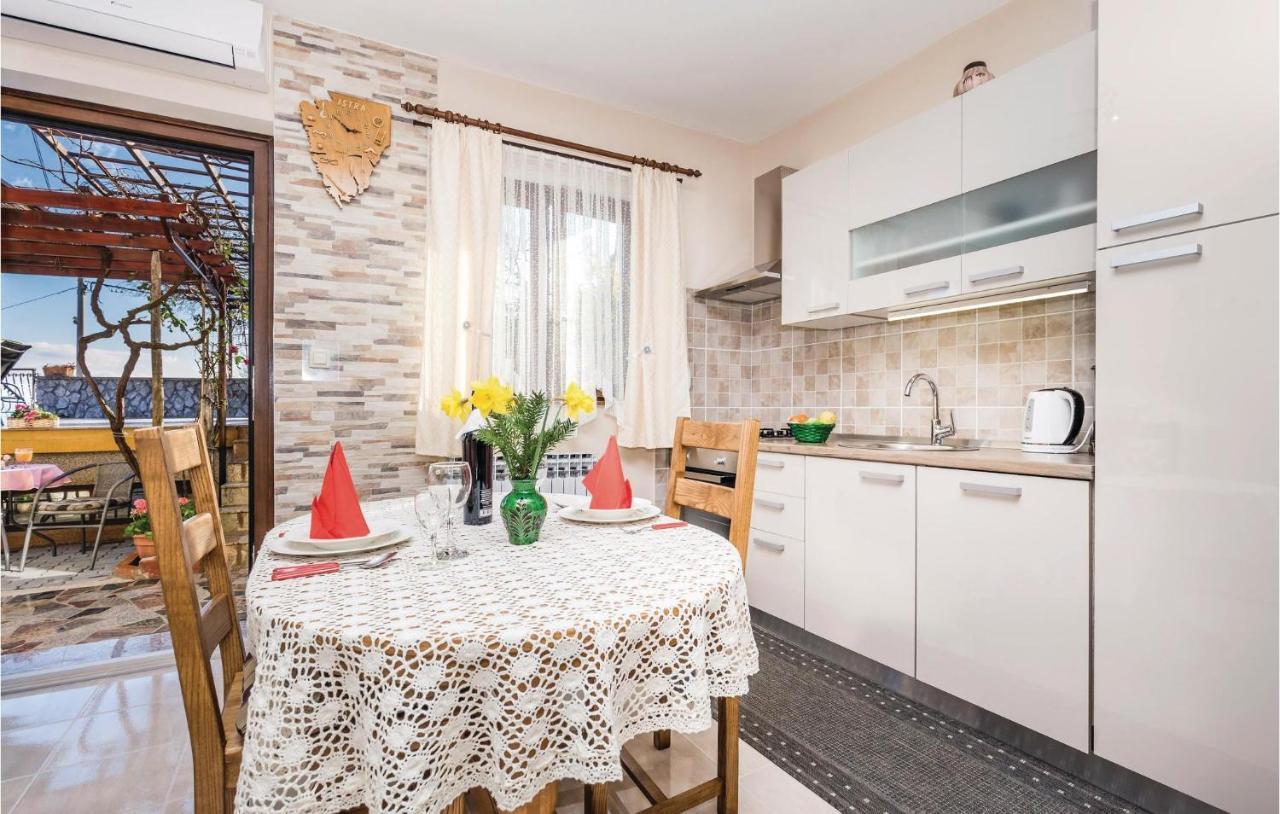Cozy Apartment In Lovran With Kitchen Kültér fotó